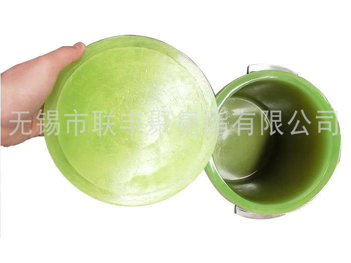 聚氨酯球磨罐良好的密封性不僅避免了研磨過程中的雜質(zhì)污染確保了研磨物料的質(zhì)量還提升了整個研磨系統(tǒng)的安全性